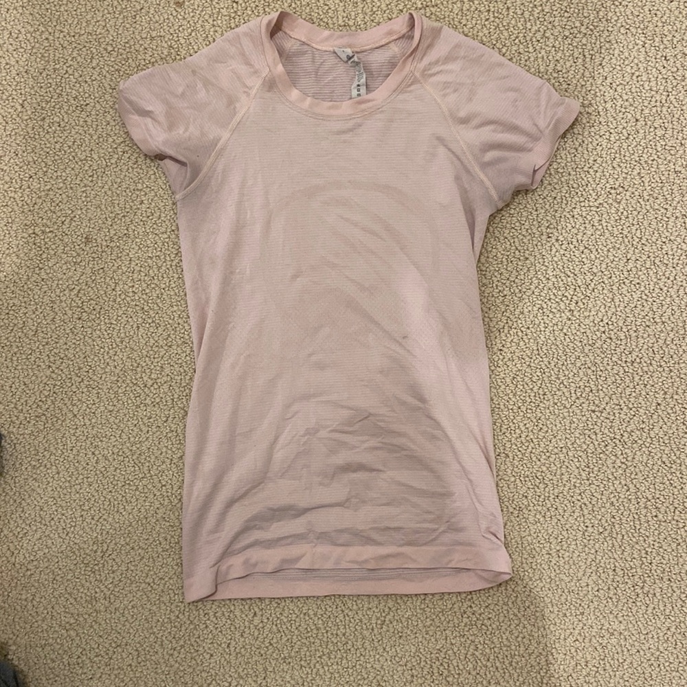 lululemon light pink short sleeve swiftly tech!